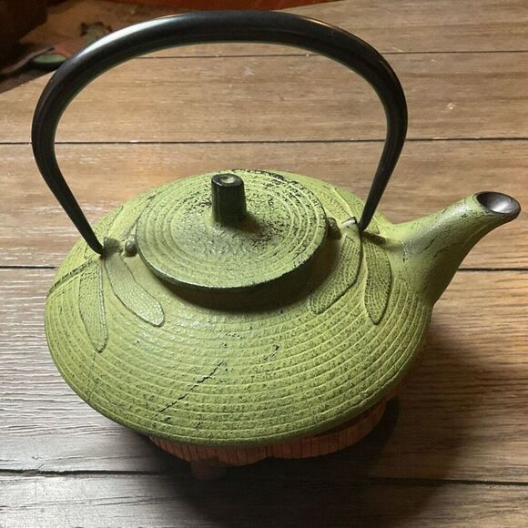 Vintage Asian Cast Iron Tea Kettle - Picture 1 of 7